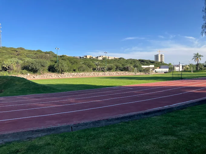Pista de atletismo y campo de fútbol de Casablanca Juriquilla